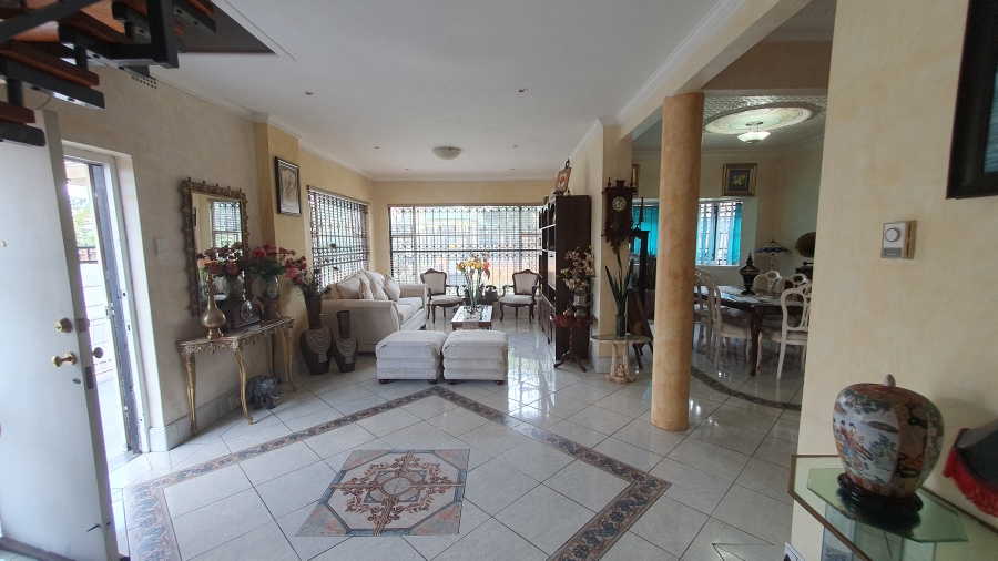 5 Bedroom Property for Sale in The Hill Gauteng