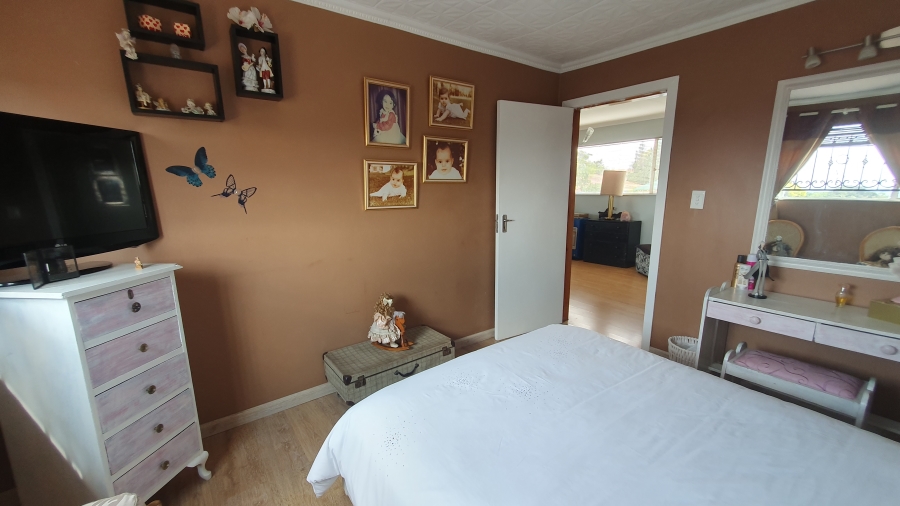 5 Bedroom Property for Sale in The Hill Gauteng