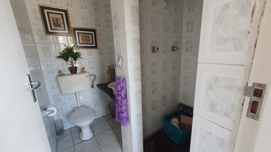 5 Bedroom Property for Sale in The Hill Gauteng