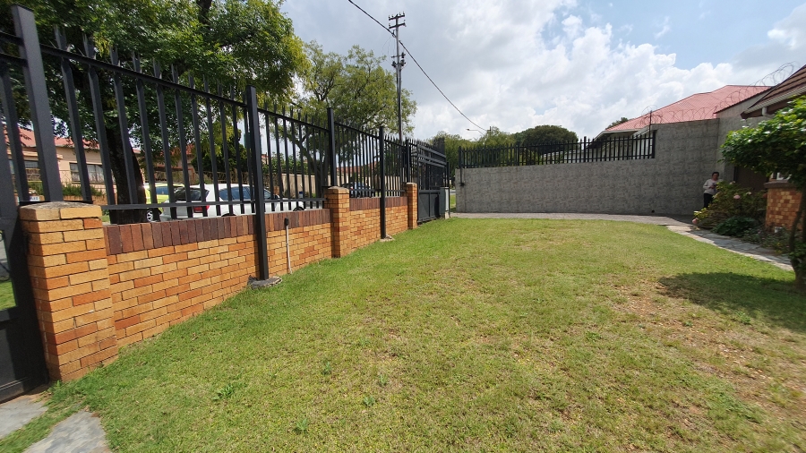 5 Bedroom Property for Sale in The Hill Gauteng