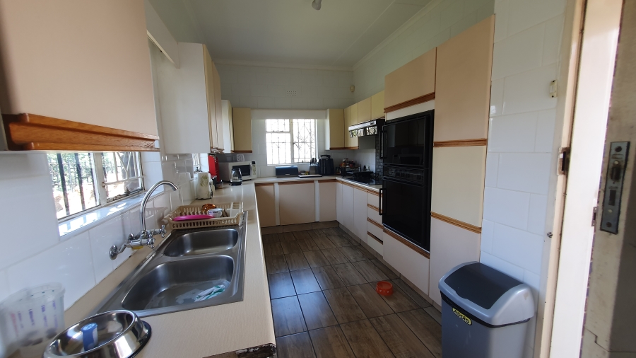 4 Bedroom Property for Sale in Linmeyer Gauteng