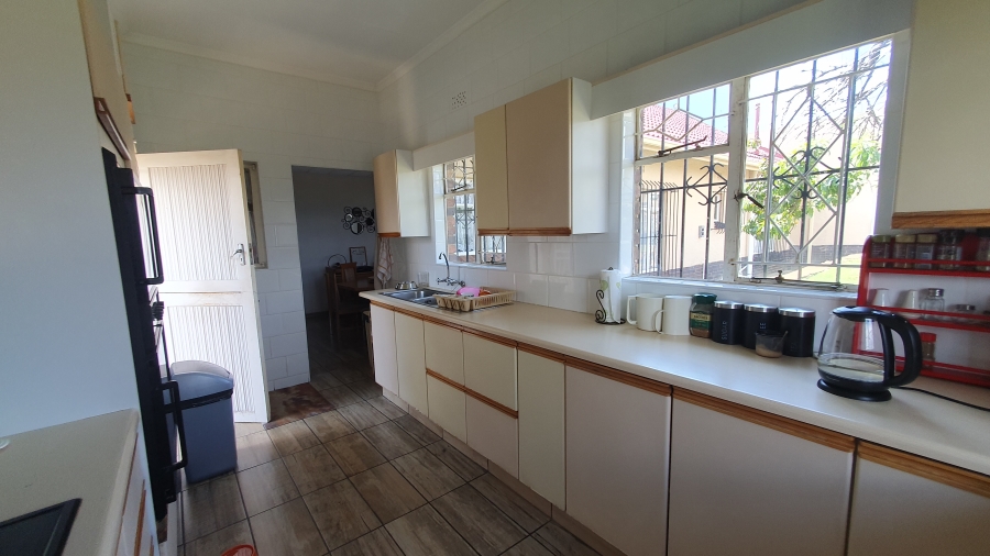 4 Bedroom Property for Sale in Linmeyer Gauteng