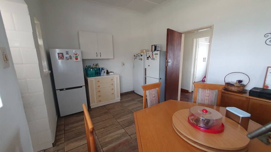 4 Bedroom Property for Sale in Linmeyer Gauteng