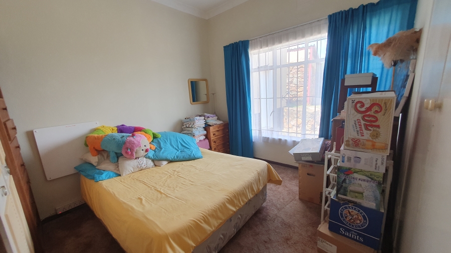 4 Bedroom Property for Sale in Linmeyer Gauteng