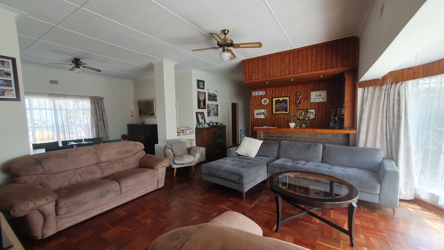 4 Bedroom Property for Sale in Linmeyer Gauteng