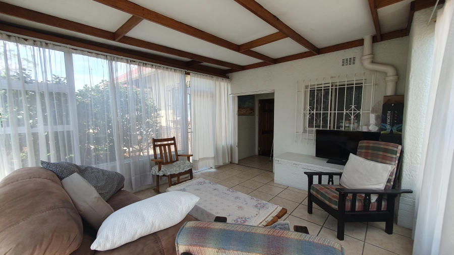 4 Bedroom Property for Sale in Linmeyer Gauteng