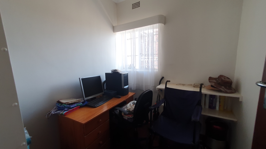 4 Bedroom Property for Sale in Linmeyer Gauteng