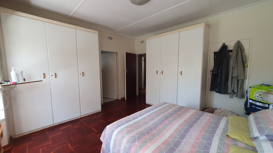 4 Bedroom Property for Sale in Linmeyer Gauteng