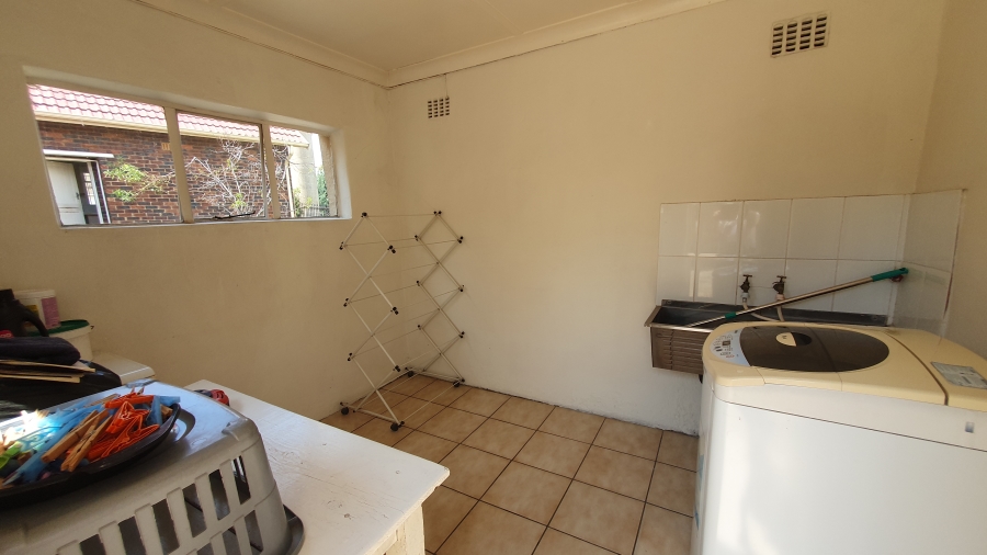 4 Bedroom Property for Sale in Linmeyer Gauteng