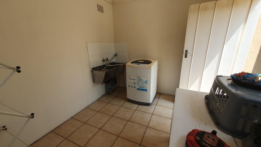 4 Bedroom Property for Sale in Linmeyer Gauteng