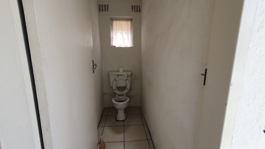 4 Bedroom Property for Sale in Linmeyer Gauteng