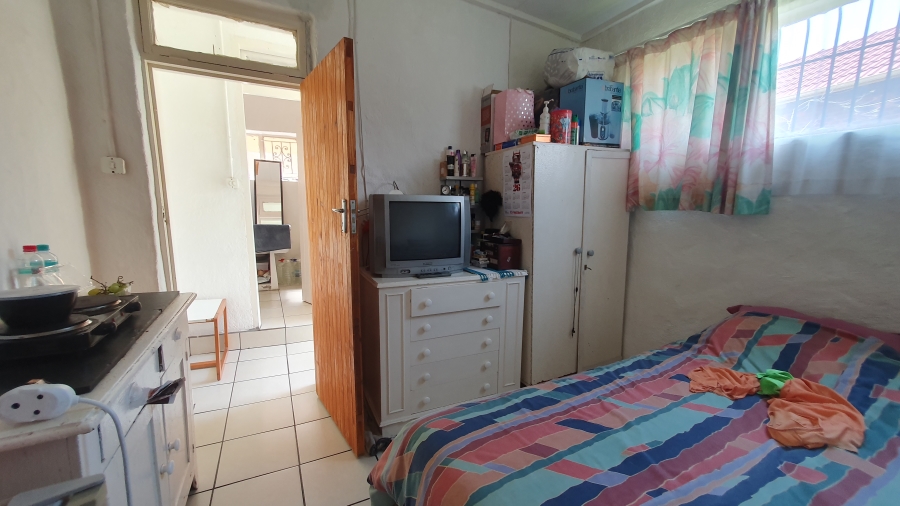 4 Bedroom Property for Sale in Linmeyer Gauteng
