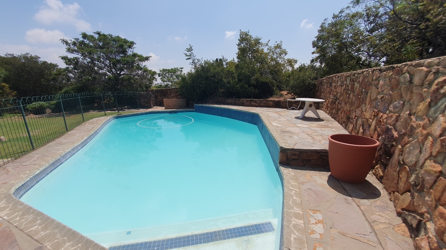 4 Bedroom Property for Sale in Linmeyer Gauteng