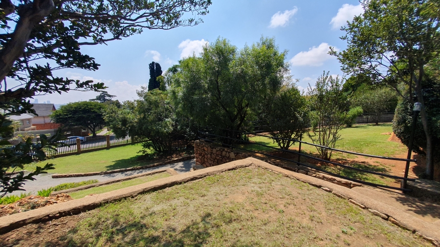 4 Bedroom Property for Sale in Linmeyer Gauteng