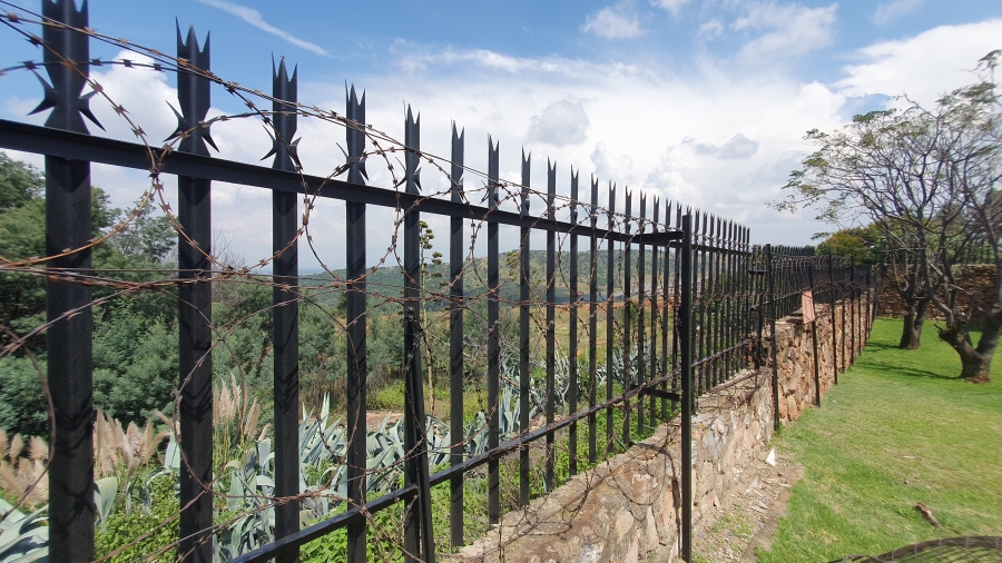 4 Bedroom Property for Sale in Linmeyer Gauteng