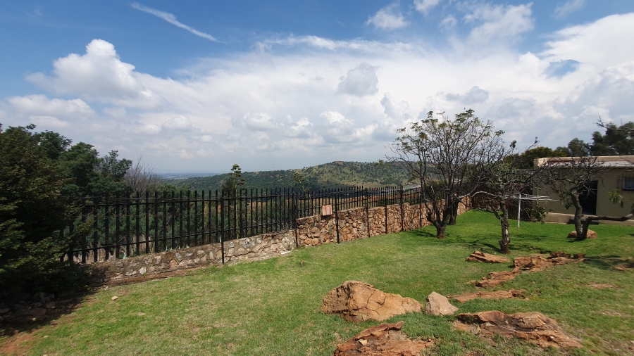 4 Bedroom Property for Sale in Linmeyer Gauteng