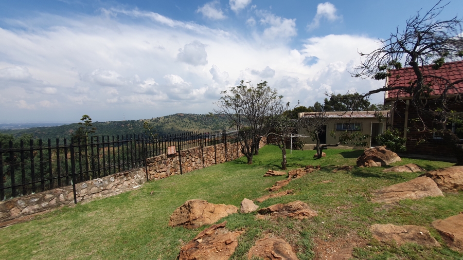 4 Bedroom Property for Sale in Linmeyer Gauteng