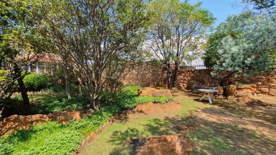 4 Bedroom Property for Sale in Linmeyer Gauteng