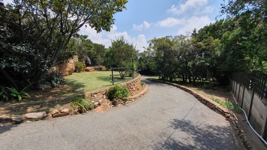 4 Bedroom Property for Sale in Linmeyer Gauteng