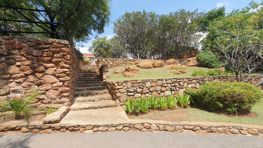 4 Bedroom Property for Sale in Linmeyer Gauteng