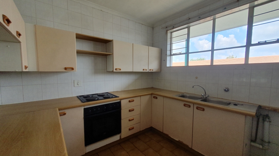 2 Bedroom Property for Sale in Verwoerdpark Gauteng