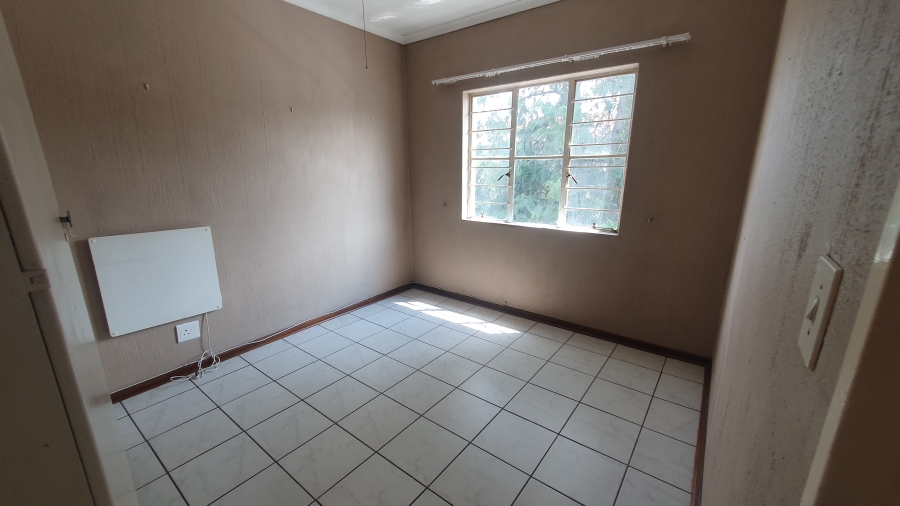 2 Bedroom Property for Sale in Verwoerdpark Gauteng