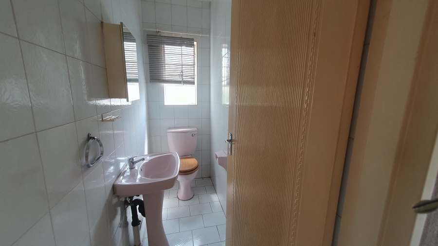 2 Bedroom Property for Sale in Verwoerdpark Gauteng