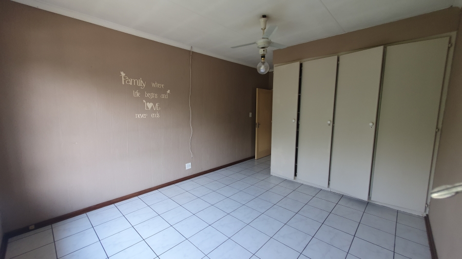 2 Bedroom Property for Sale in Verwoerdpark Gauteng