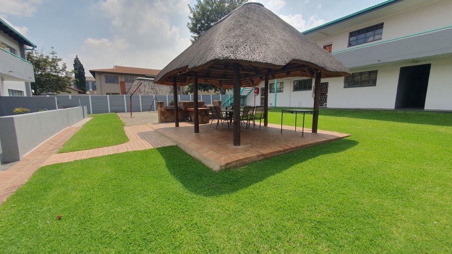 2 Bedroom Property for Sale in Verwoerdpark Gauteng