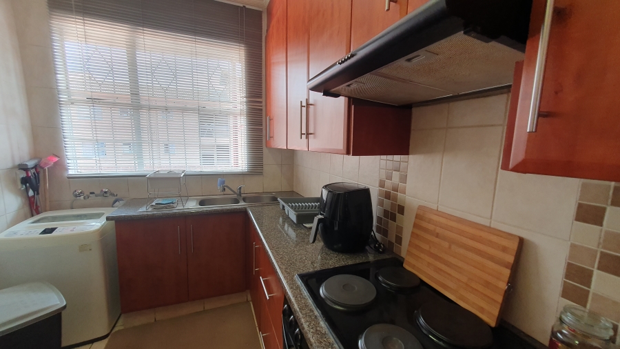 2 Bedroom Property for Sale in New Redruth Gauteng