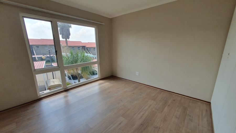 2 Bedroom Property for Sale in South Crest Gauteng