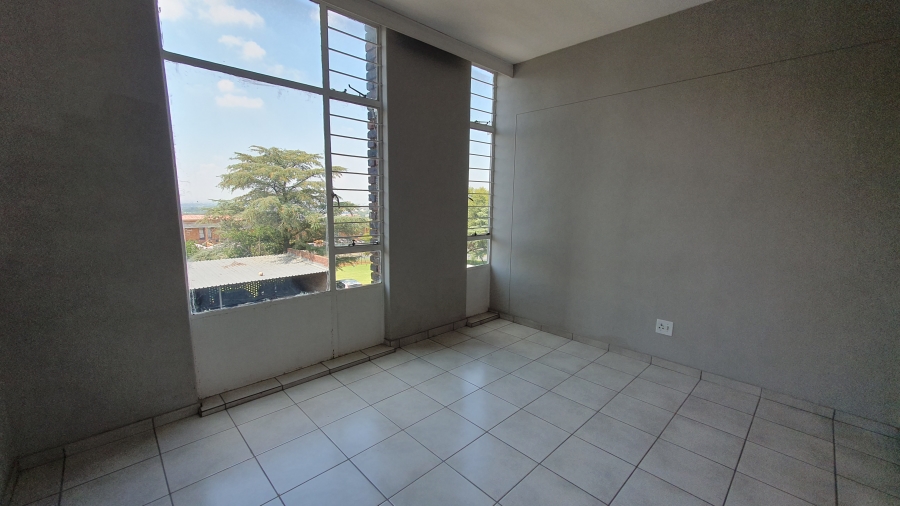 2 Bedroom Property for Sale in South Crest Gauteng