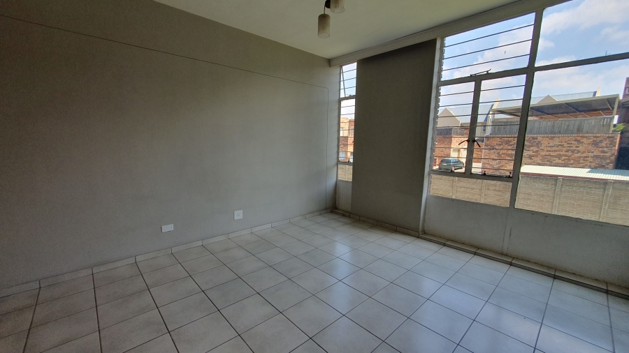 2 Bedroom Property for Sale in South Crest Gauteng