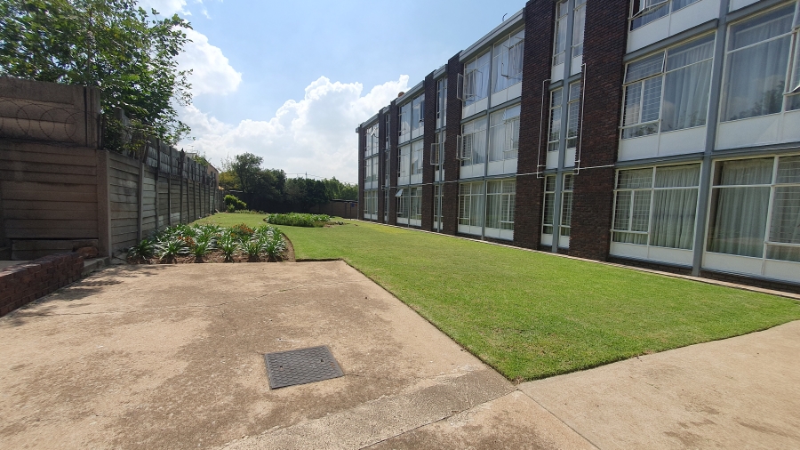 2 Bedroom Property for Sale in South Crest Gauteng