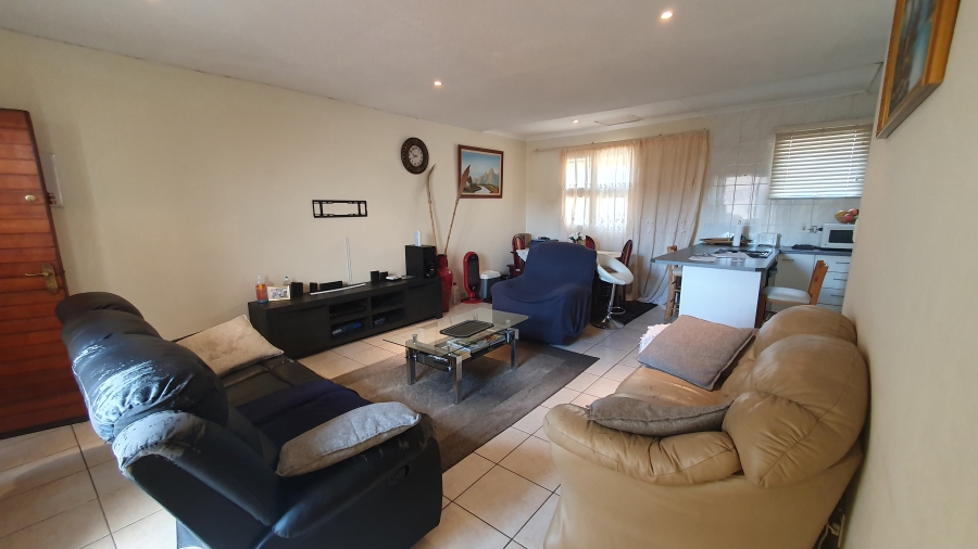 2 Bedroom Property for Sale in Glenanda Gauteng
