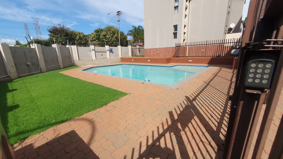 2 Bedroom Property for Sale in Glenanda Gauteng