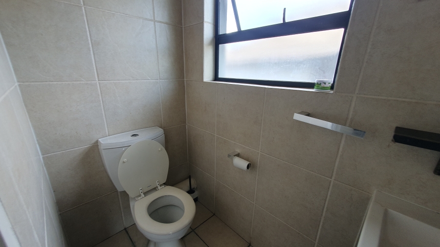 2 Bedroom Property for Sale in Gleneagles Gauteng