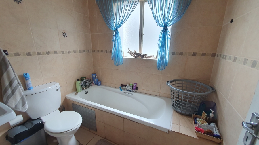 3 Bedroom Property for Sale in Verwoerdpark Gauteng