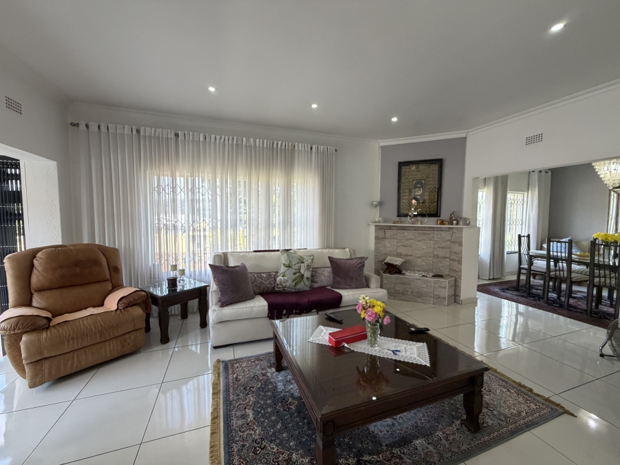 3 Bedroom Property for Sale in Linmeyer Gauteng