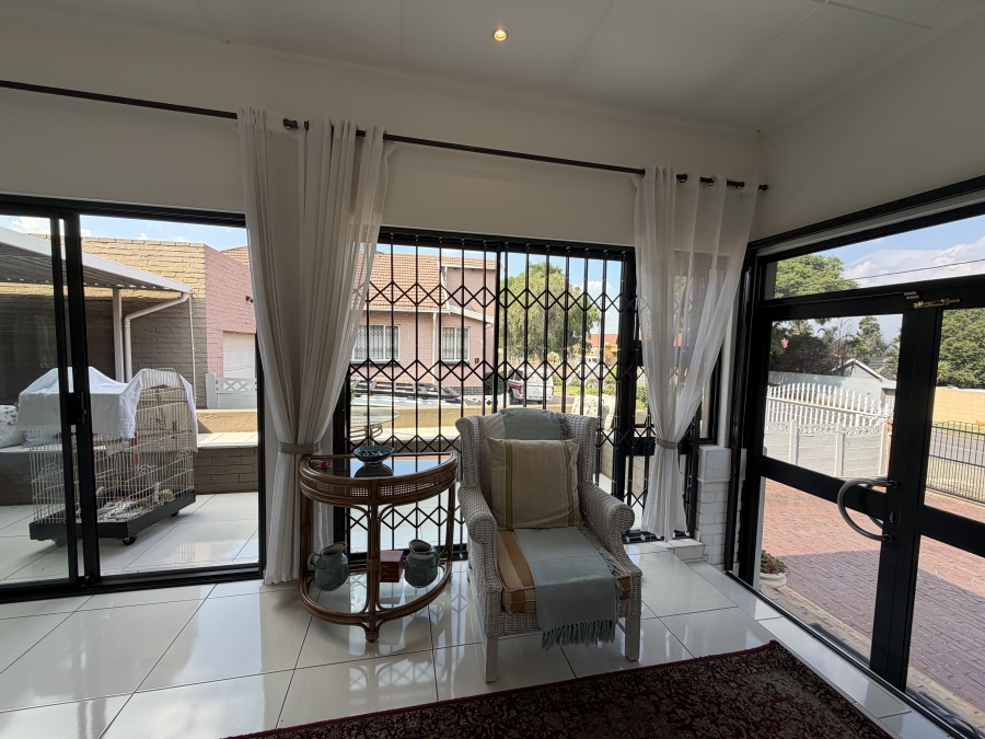 3 Bedroom Property for Sale in Linmeyer Gauteng