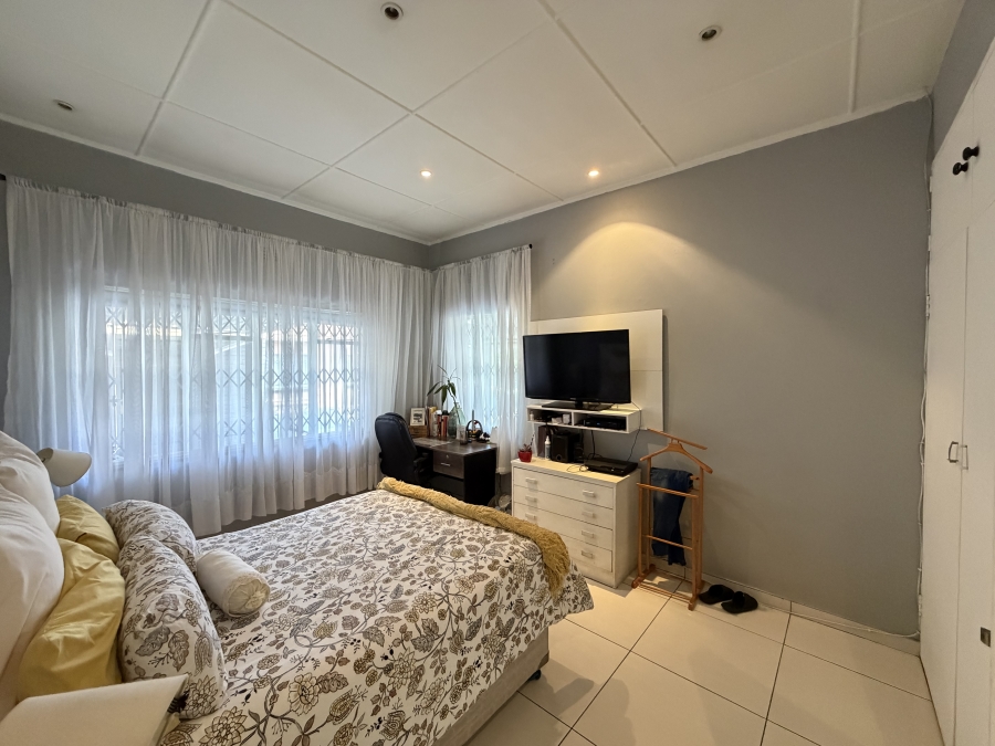 3 Bedroom Property for Sale in Linmeyer Gauteng
