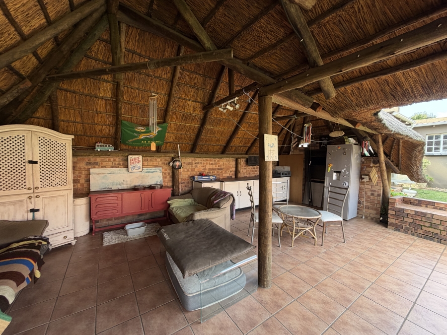 3 Bedroom Property for Sale in Linmeyer Gauteng