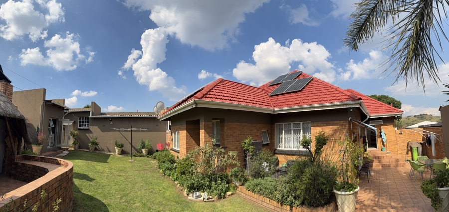 3 Bedroom Property for Sale in Linmeyer Gauteng