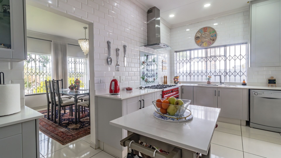 3 Bedroom Property for Sale in Linmeyer Gauteng