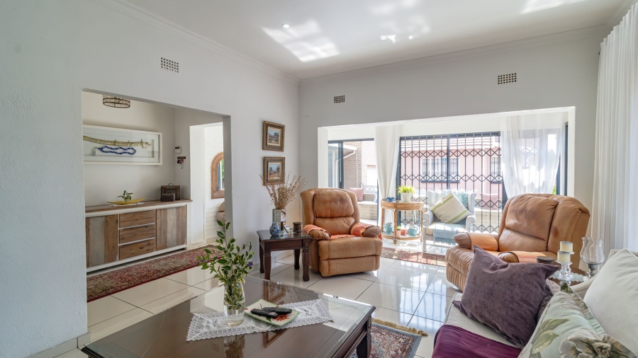 3 Bedroom Property for Sale in Linmeyer Gauteng