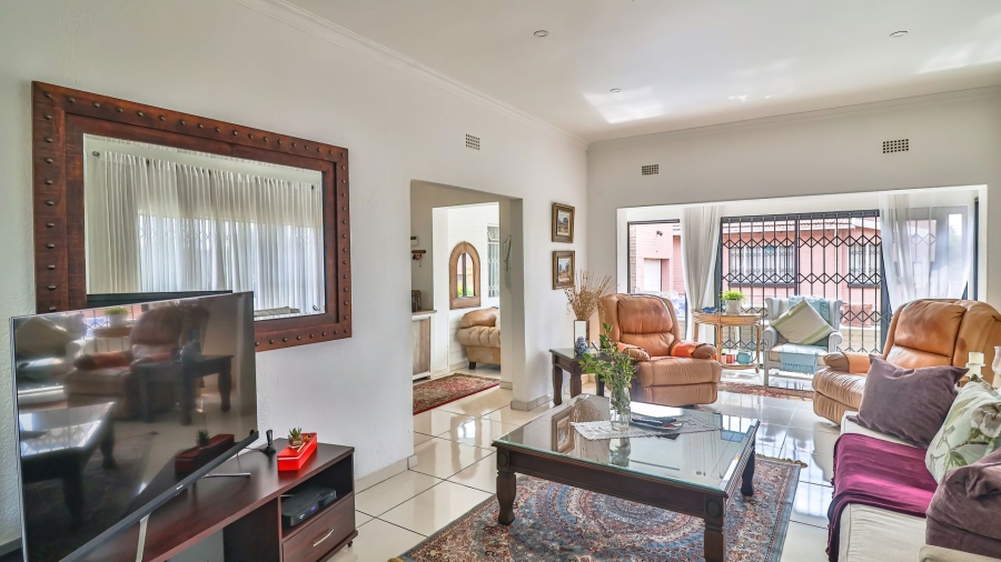 3 Bedroom Property for Sale in Linmeyer Gauteng