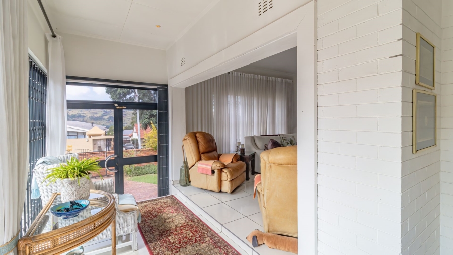 3 Bedroom Property for Sale in Linmeyer Gauteng