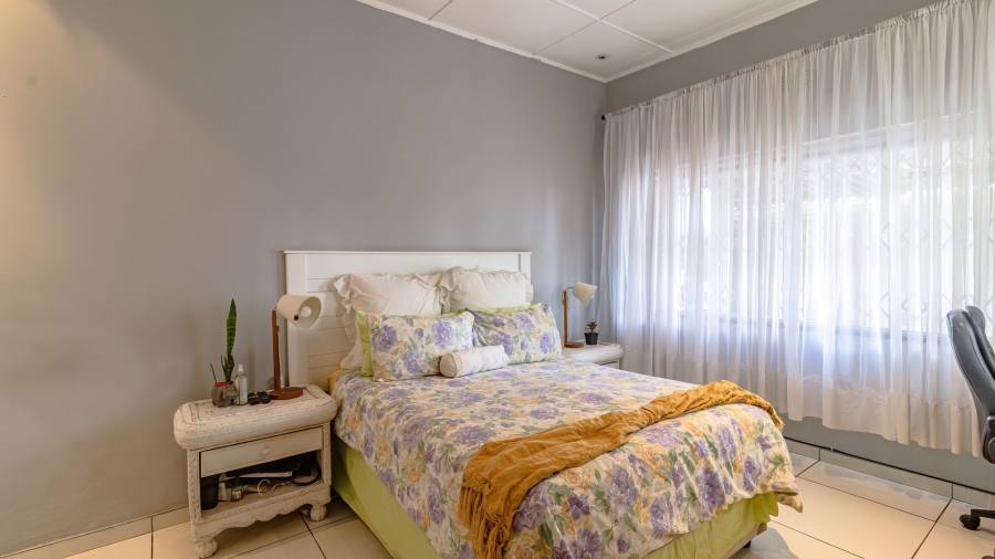 3 Bedroom Property for Sale in Linmeyer Gauteng