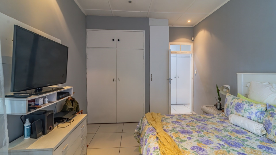 3 Bedroom Property for Sale in Linmeyer Gauteng