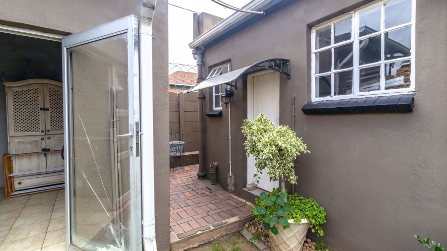 3 Bedroom Property for Sale in Linmeyer Gauteng